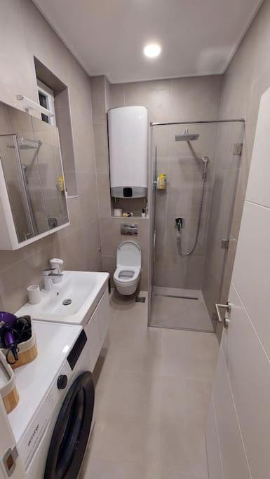Apartment Green Lux Belgrado Esterno foto
