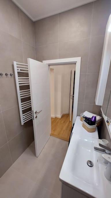 Apartment Green Lux Belgrado Esterno foto